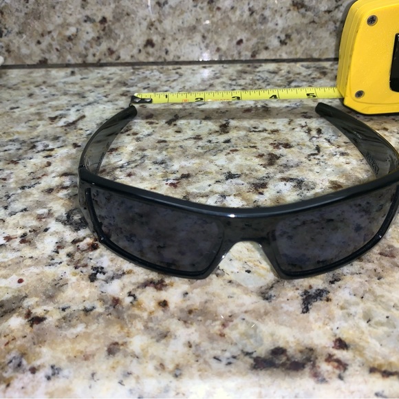 Oakley sunglasses for men - Picture 2 of 5